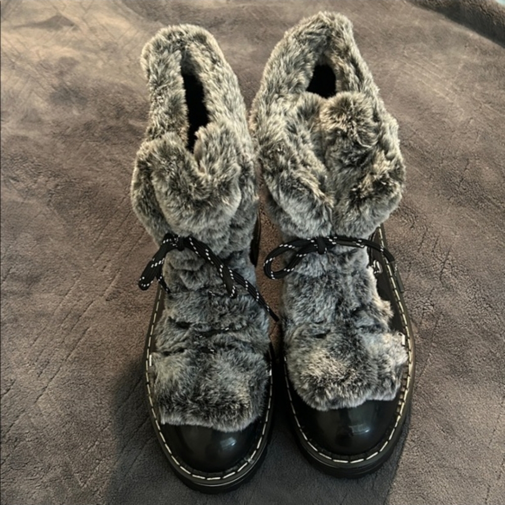 Tommy Hilfiger Black Winter Boots with Gray Fur